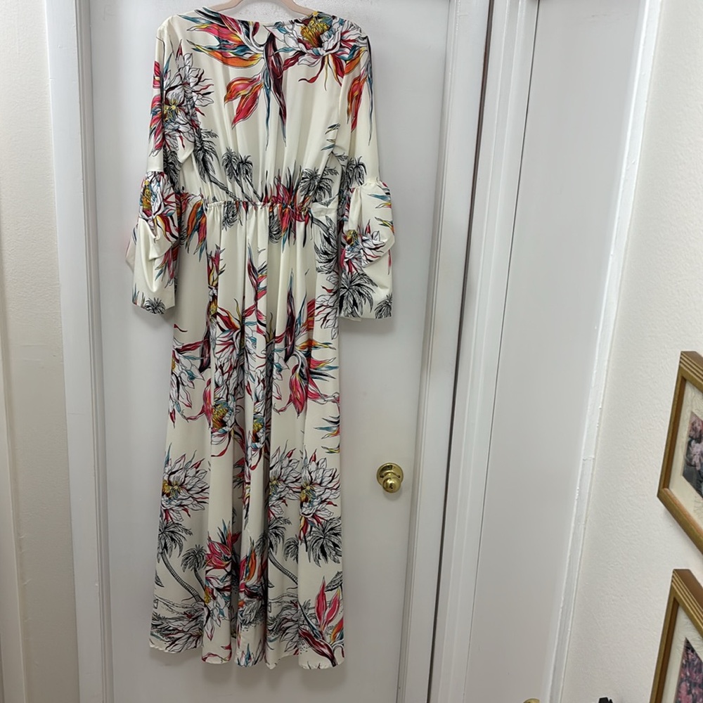 Floral V-Neck Tie-Front maxi dress European Size 40 ( US 8-10) - Picture 5 of 7